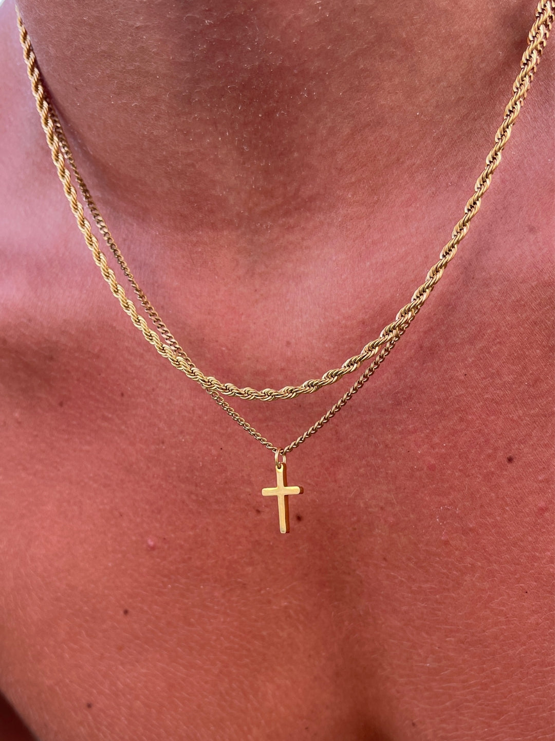 Seralyn™ Cross Necklace | Gold
